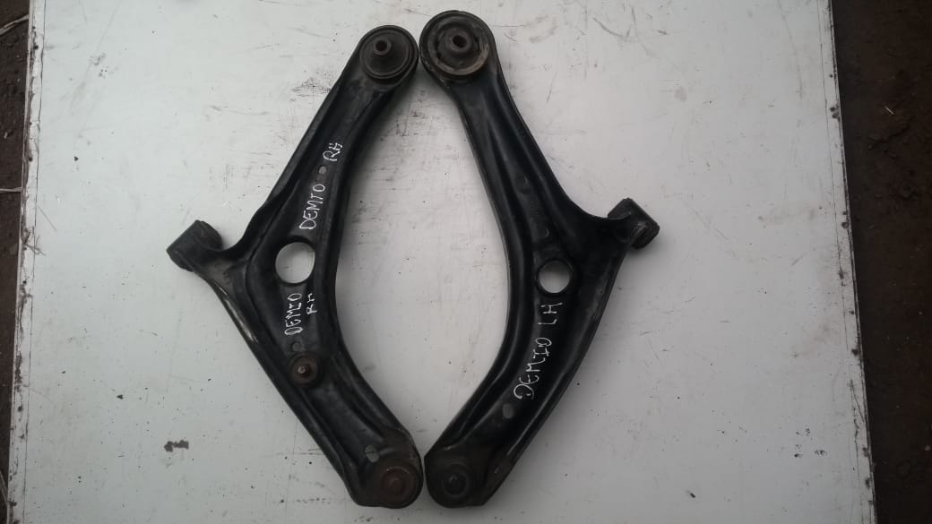BANDEJAS DELANTERAS MAZDA DEMIO  2007 AL 2015